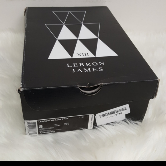 LeBron 13's low top - Picture 3 of 8